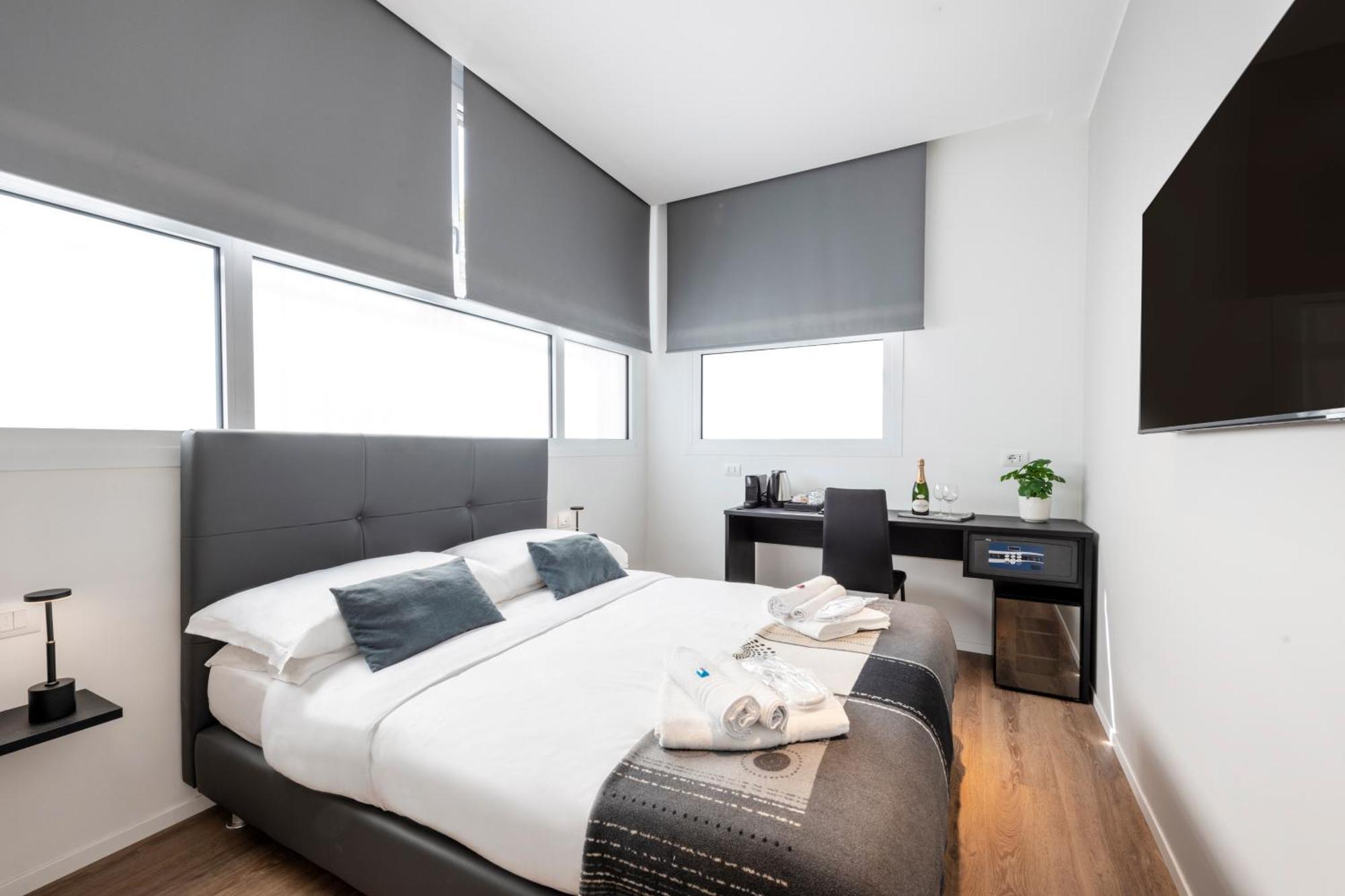 Bnbutler - Inbrera Suites - Giulianova, 1 Milano Ngoại thất bức ảnh