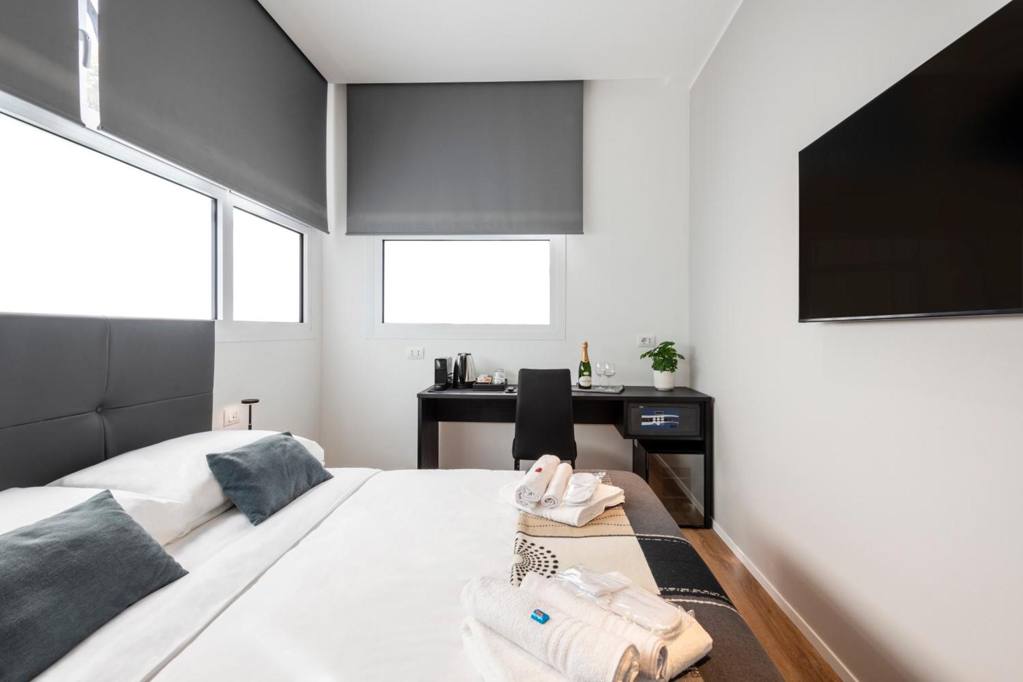 Bnbutler - Inbrera Suites - Giulianova, 1 Milano Ngoại thất bức ảnh