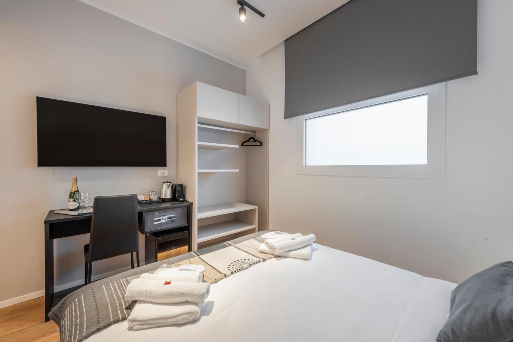 Bnbutler - Inbrera Suites - Giulianova, 1 Milano Ngoại thất bức ảnh