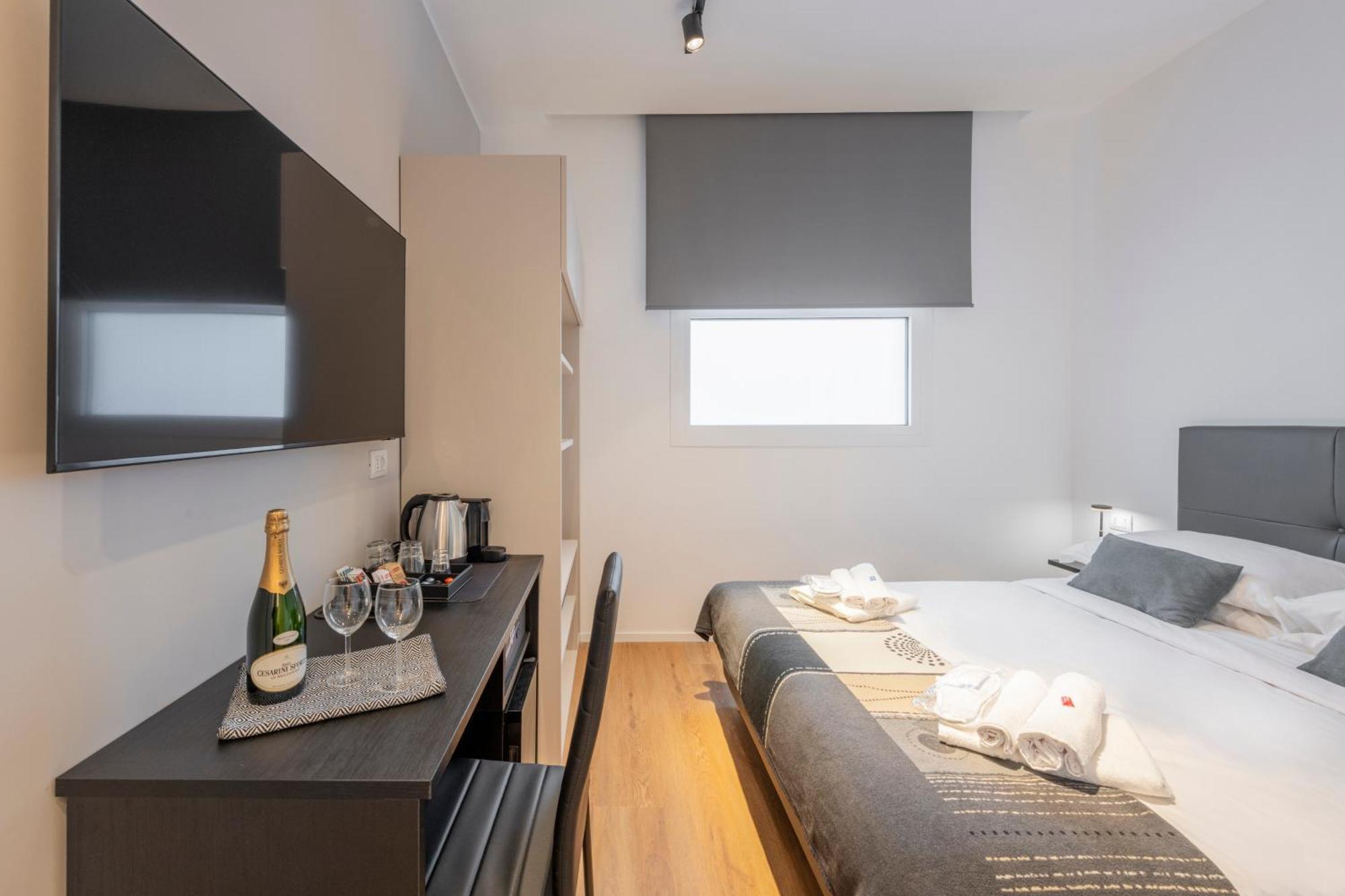 Bnbutler - Inbrera Suites - Giulianova, 1 Milano Ngoại thất bức ảnh