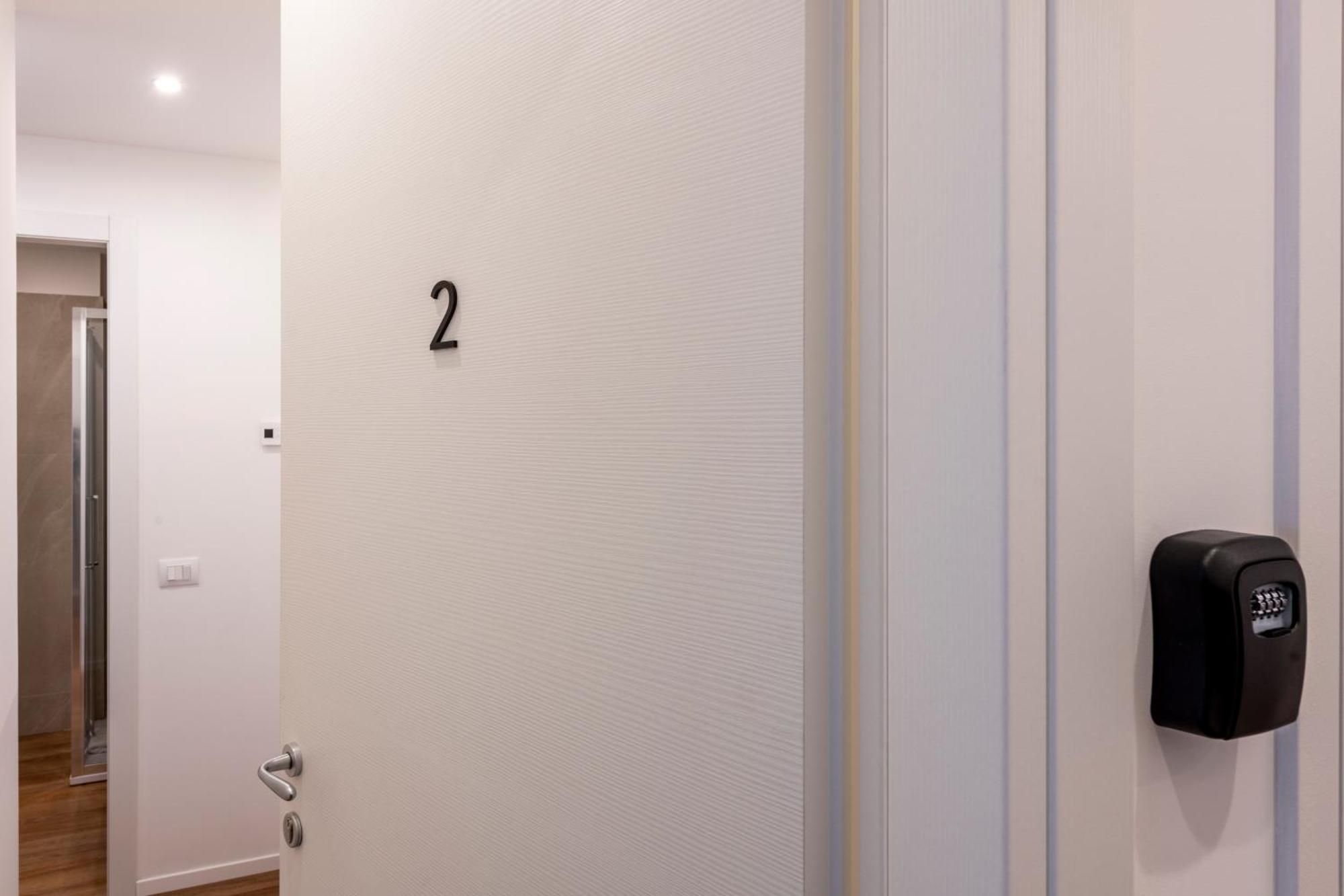 Bnbutler - Inbrera Suites - Giulianova, 1 Milano Ngoại thất bức ảnh